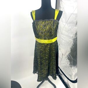 Alexia‎ designs green and black dress size 12